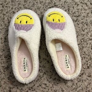 Smiley face White and Yellow Slippers